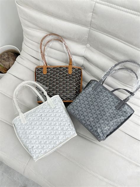 goyard mini tote ราคา|More.